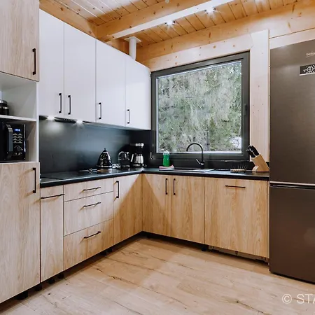 Mala Laka كوشتيليسكا